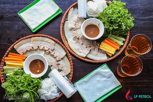 Cách làm bánh tráng cuốn thịt heo Đà Nẵng